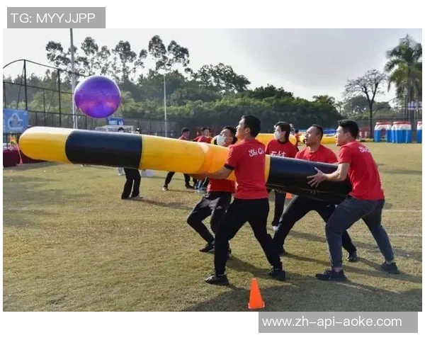 恒力石化足球队奋勇争先展现团队精神与竞技风采 恒力石化足球队奋勇争先展现团队精神与竞技风采